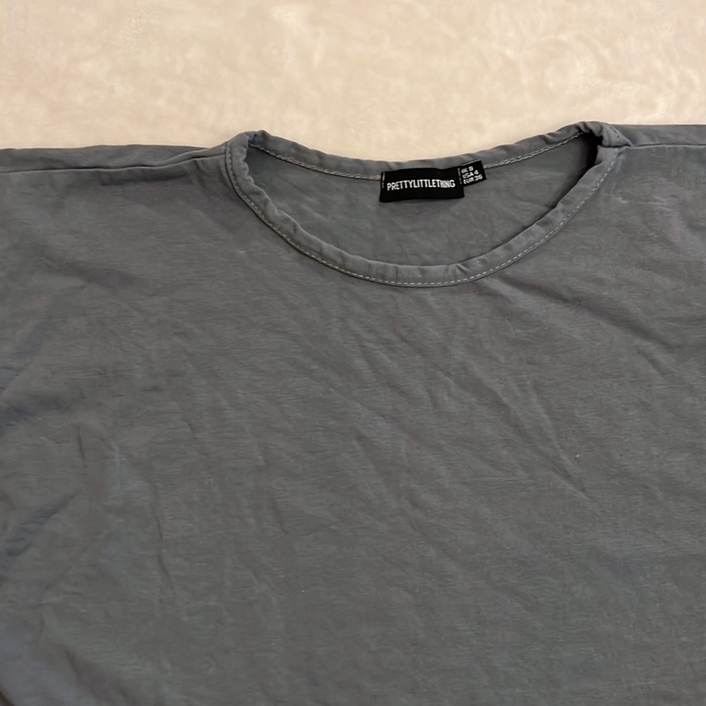 PRETTYLITTLETHING Oversized Crop T-Shirt - Picture 2 of 8